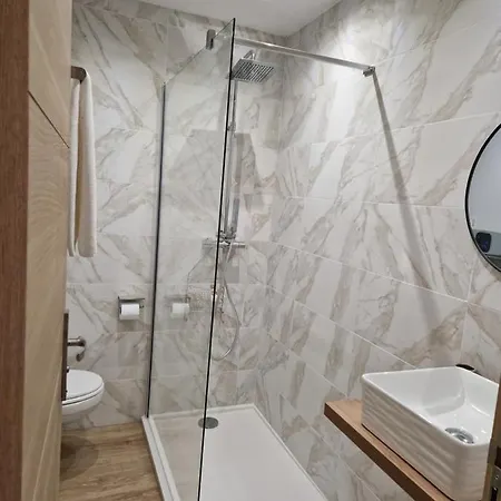 Appartement Proche Centre-ville Parking Gratuit Ajaccio (Corsica)