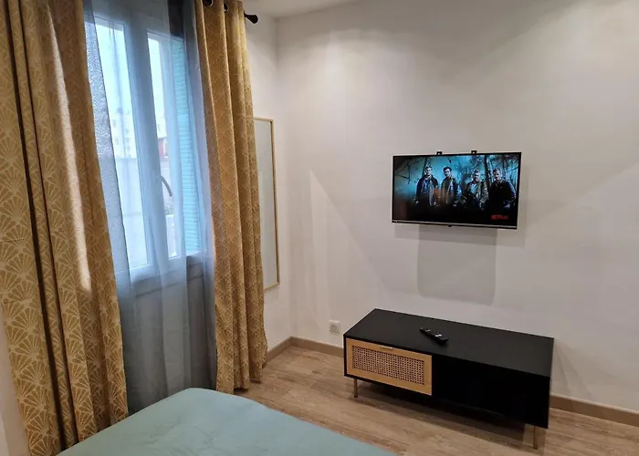 Apartment Proche Centre-ville Parking Gratuit Ajaccio (Corsica)